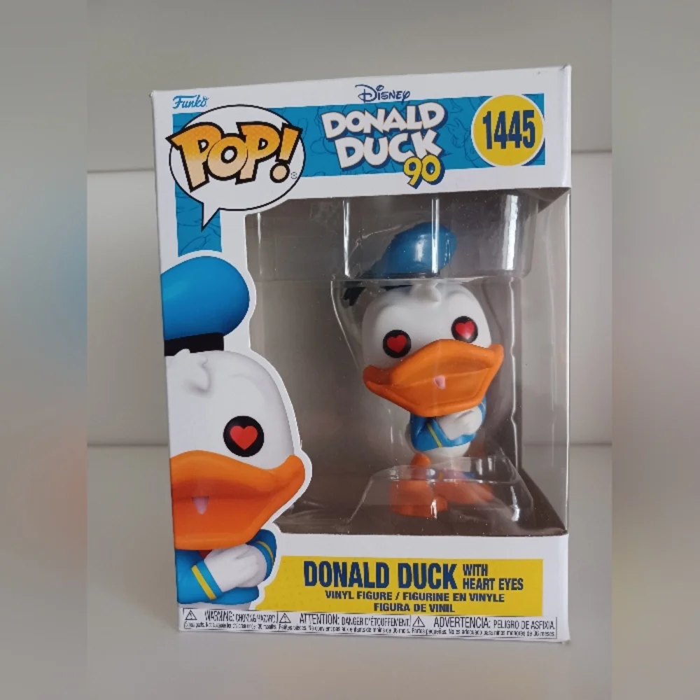 Disney Donald Duck With‎ Heart Eyes 1445 Vinyl Figure Funko Pop Toy Collectible